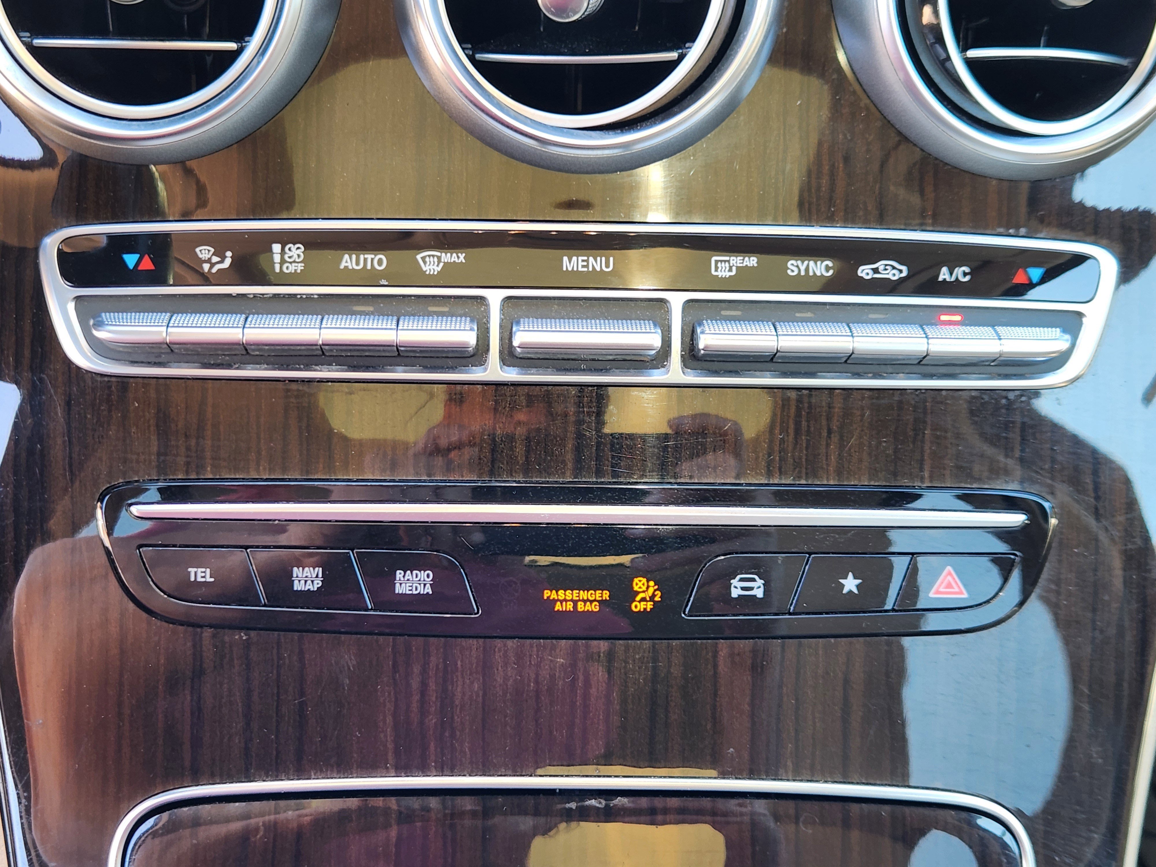 Used 2021 Mercedes-Benz GLC 300 4MATIC image 21