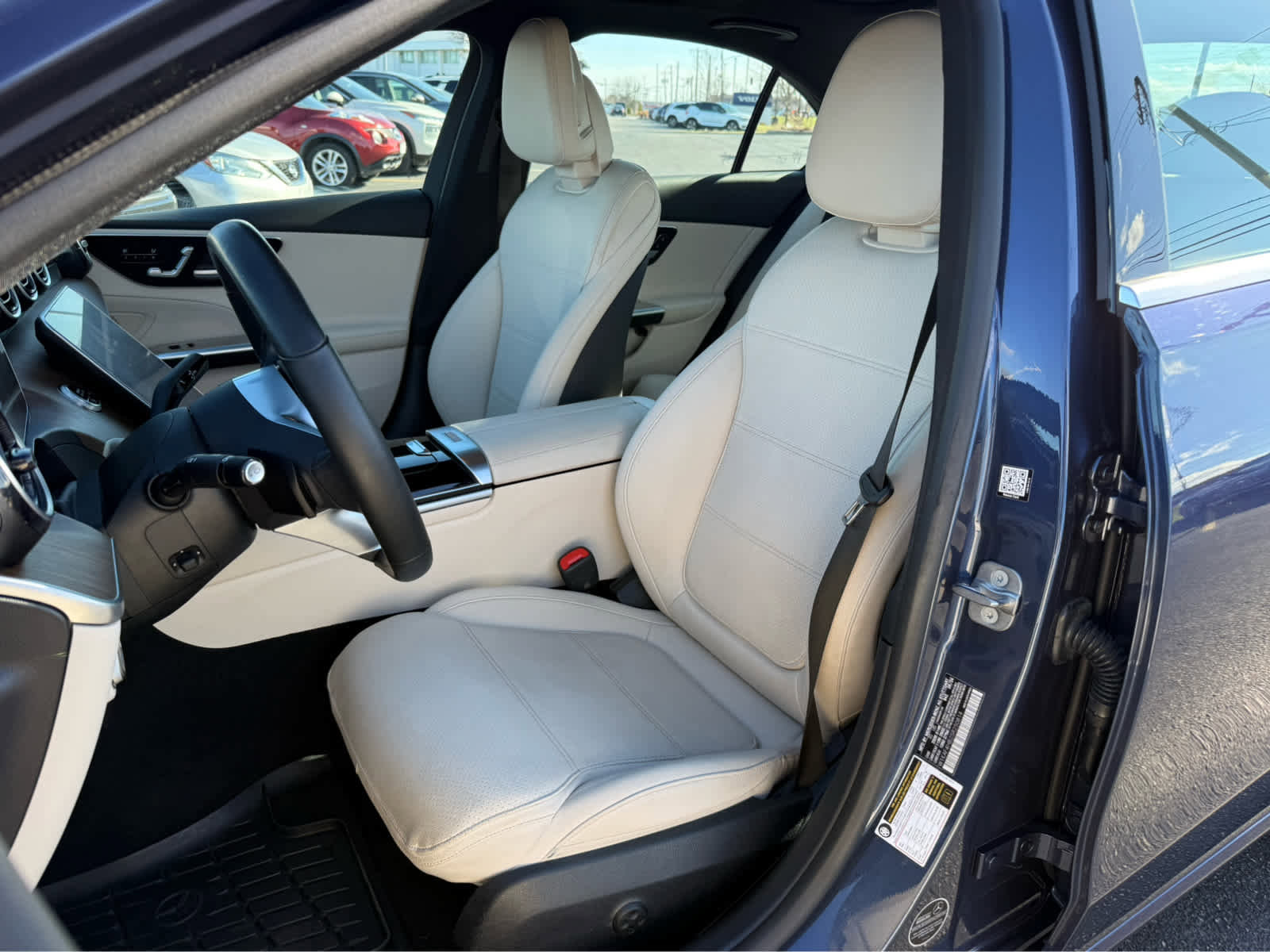 Used 2025 Mercedes-Benz C 300 4MATIC Sedan image 12