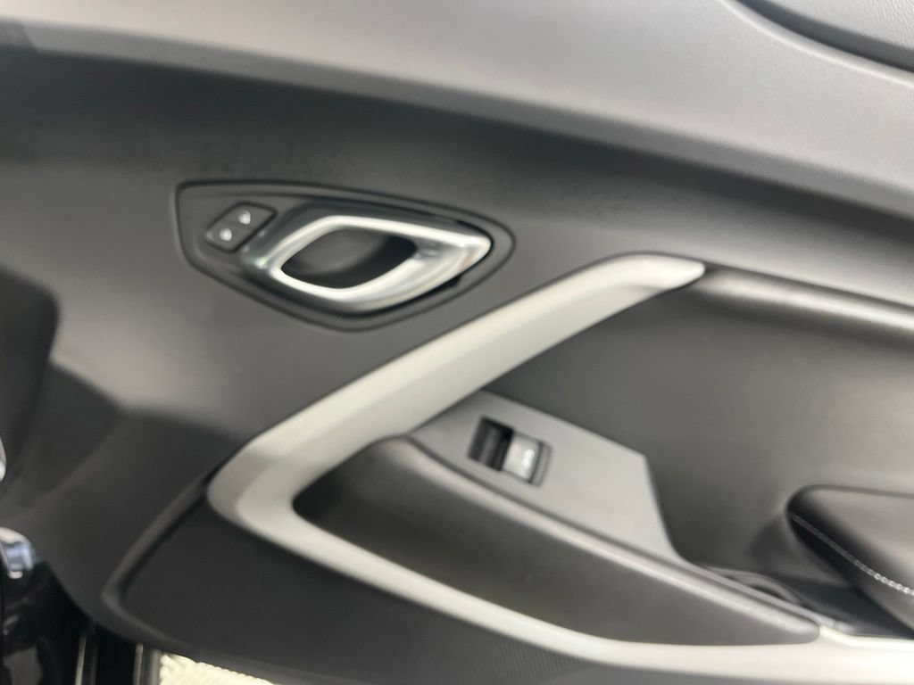Used 2022 Chevrolet Camaro LT RWD image 17