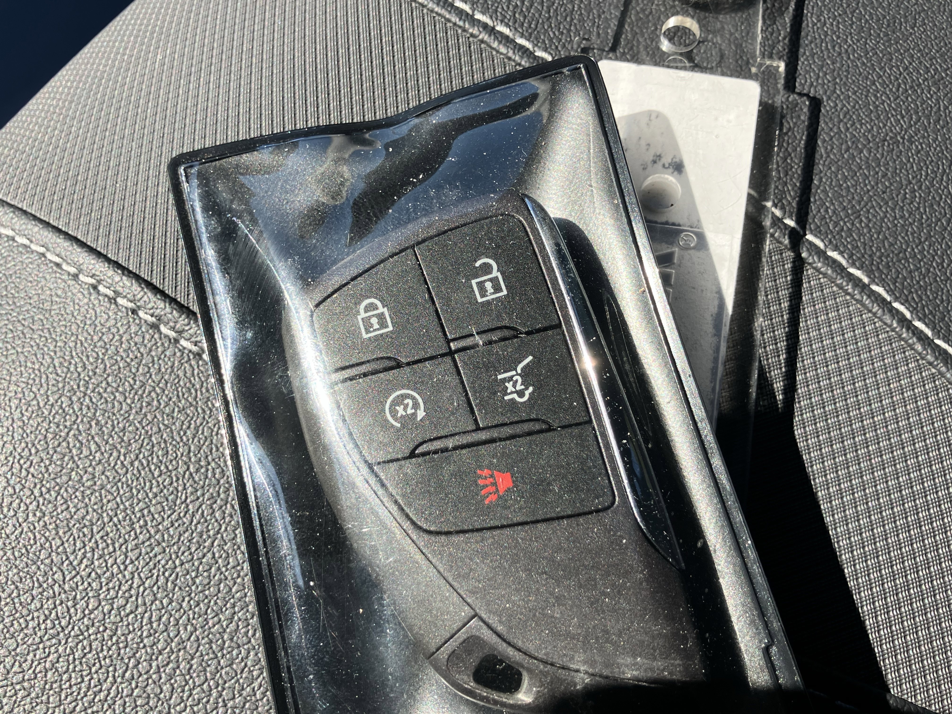 Used 2025 Chevrolet Traverse RS image 39