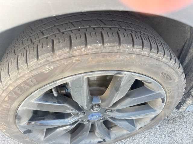 Used 2017 Ford Escape SE w/ Equipment Group 201A AWD/4WD image 10