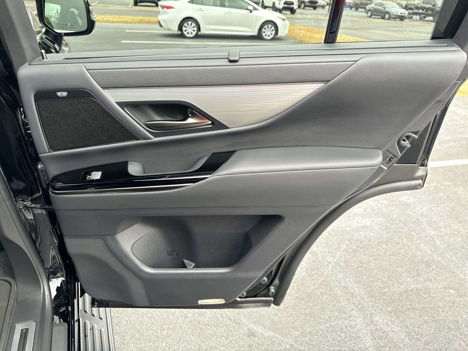 Used 2024 Lexus LX 600 F Sport image 39