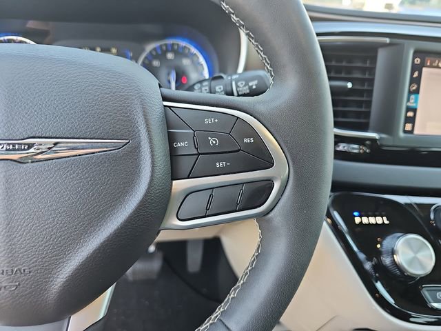 Used 2024 Chrysler Voyager LX FWD image 20
