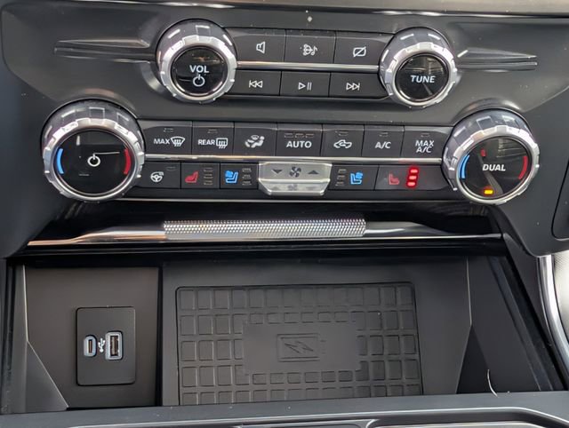 Used 2022 Ford F150 Platinum w/ Equipment Group 701A High image 16