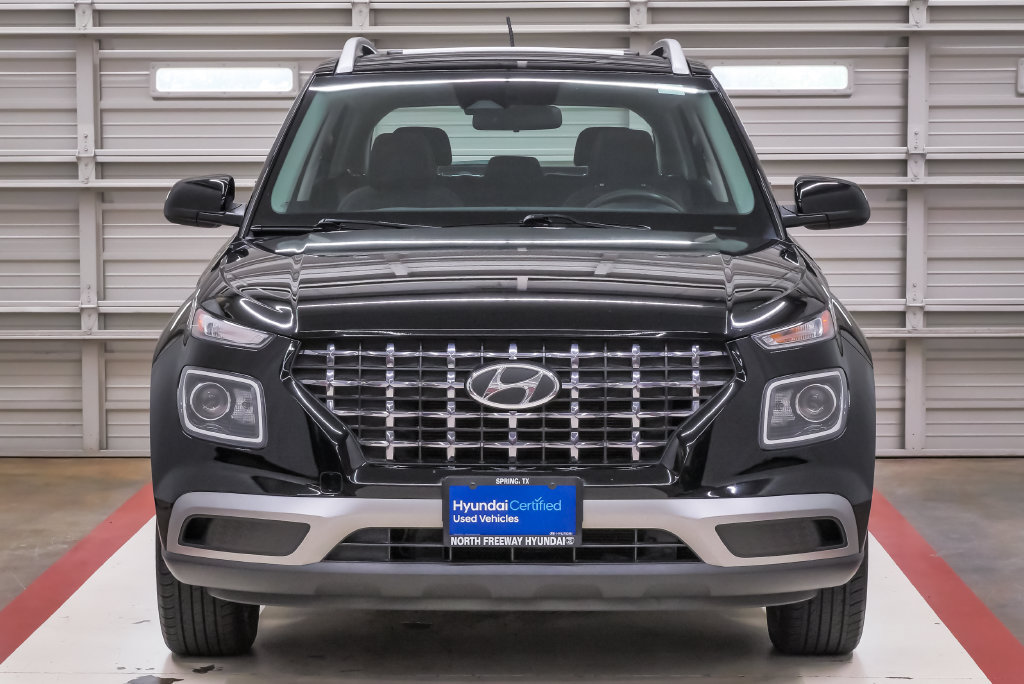 Certified 2024 Hyundai Venue SEL FWD image 4