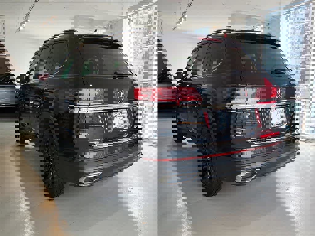 Used 2022 Volkswagen Atlas SE w/ Panoramic Sunroof Package image 6