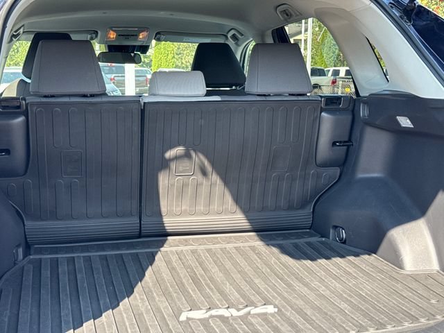 Used 2021 Toyota RAV4 XLE w/ XLE Grade Weather Package AWD/4WD image 19
