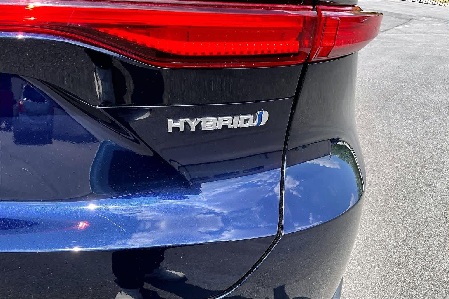 Certified 2021 Toyota Venza LE AWD/4WD image 10