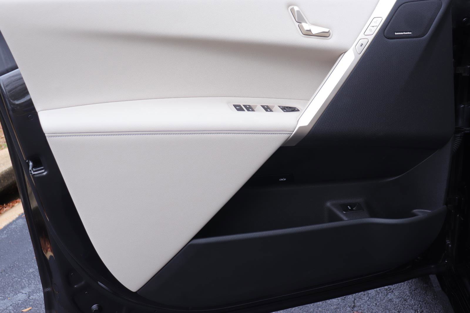 Used 2026 BMW iX xDrive45 image 9