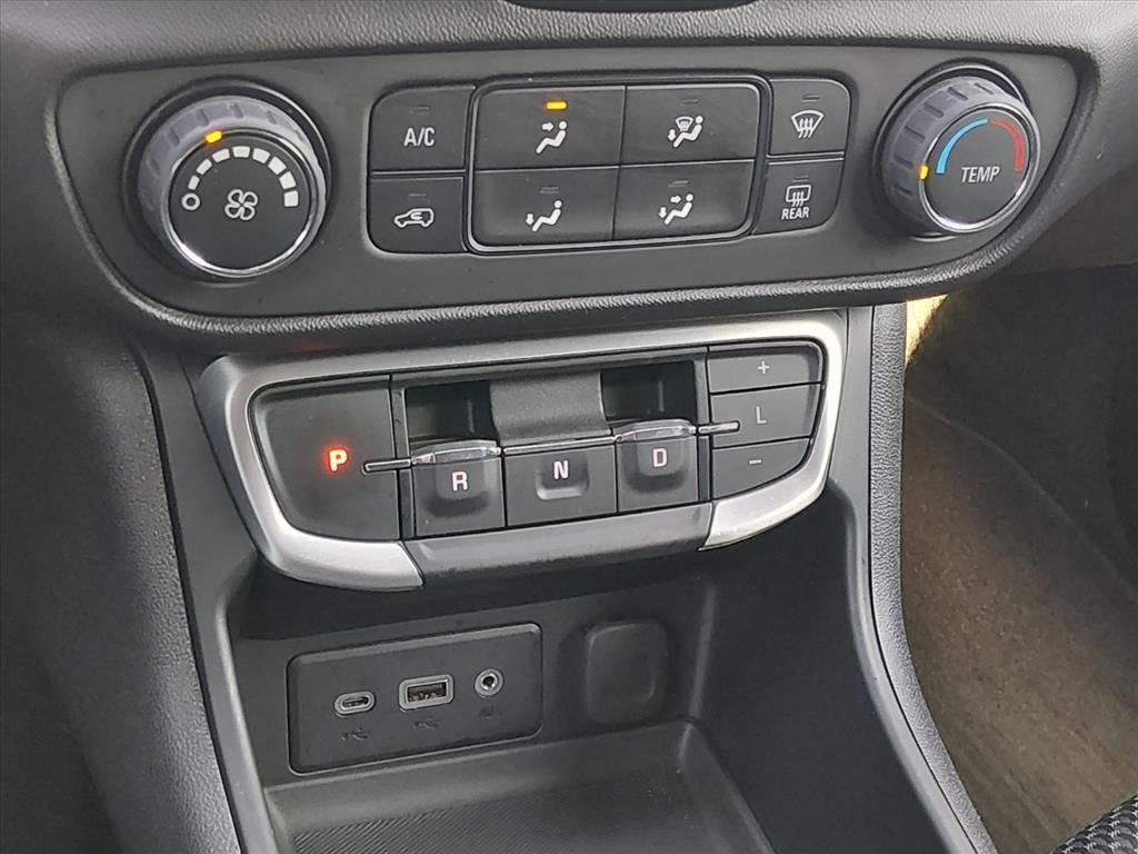 Used 2022 GMC Terrain SLE FWD image 21