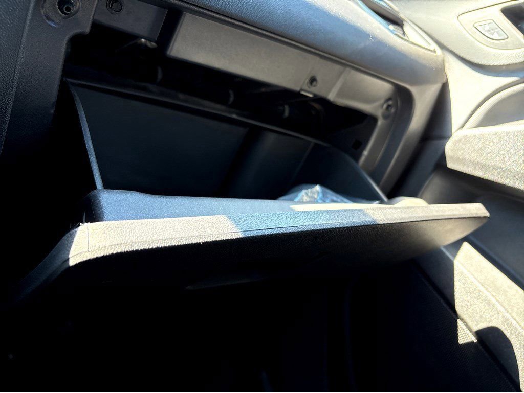 Used 2024 Chevrolet Equinox RS FWD image 29