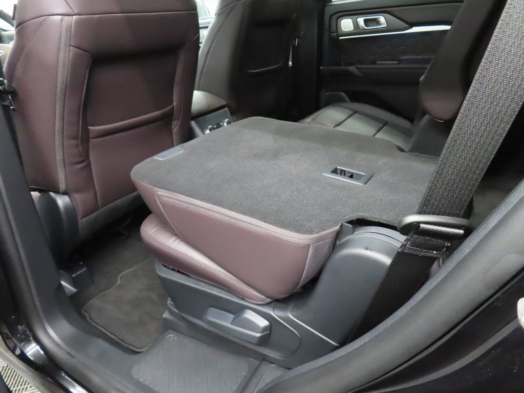 Used 2026 Ford Explorer Platinum w/ LUX Leather Package AWD/4WD image 68