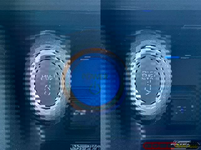 Used 2022 Toyota Venza LE image 10