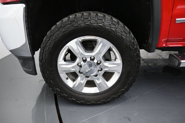 Used 2019 GMC Sierra 2500 SLT w/ Duramax Plus Package AWD/4WD image 9