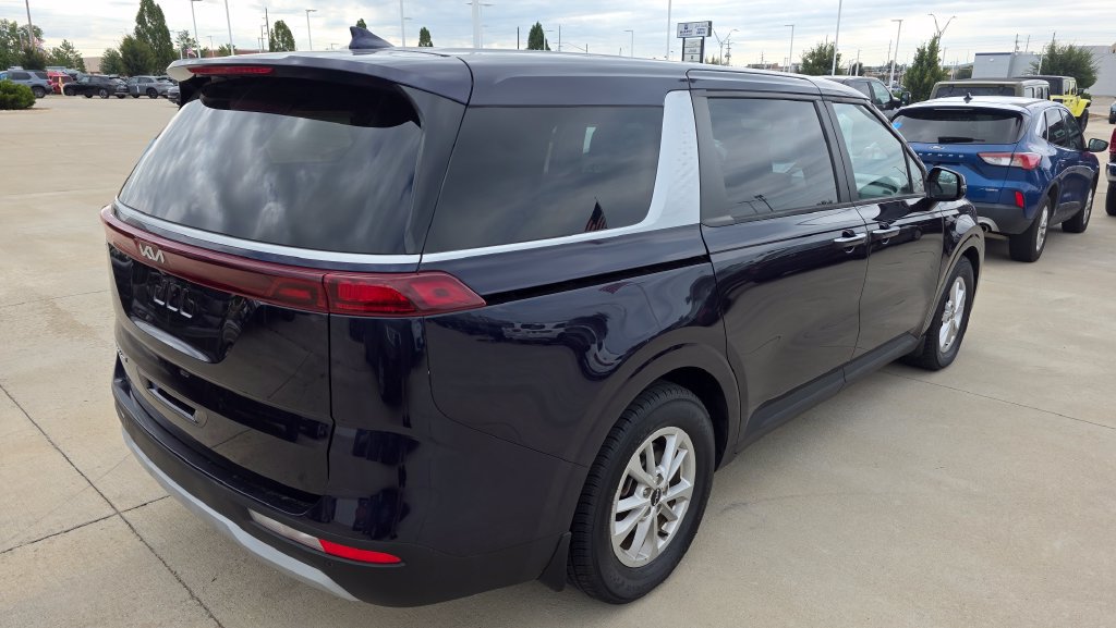Used 2022 Kia Carnival LX FWD image 5