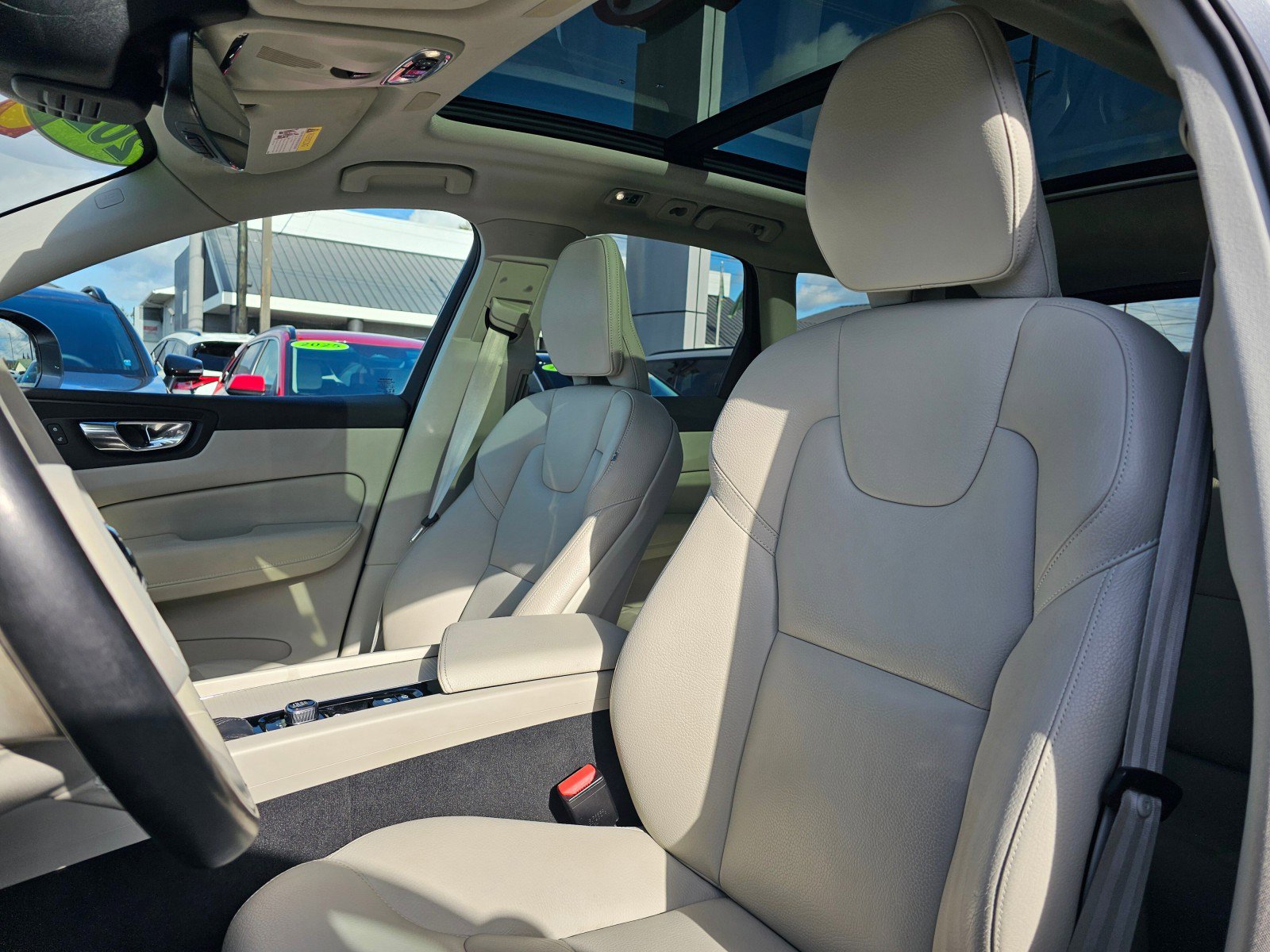 Used 2020 Volvo XC60 T6 Momentum image 27