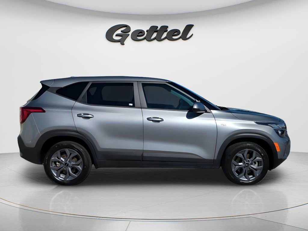 Used 2024 Kia Seltos LX image 4