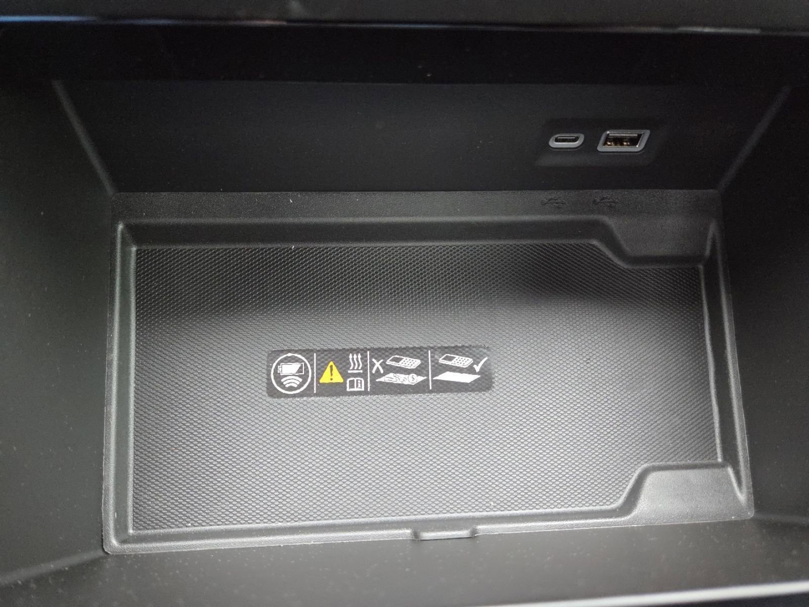 New 2026 GMC Yukon AT4 w/ AT4 Premium Plus Package image 10