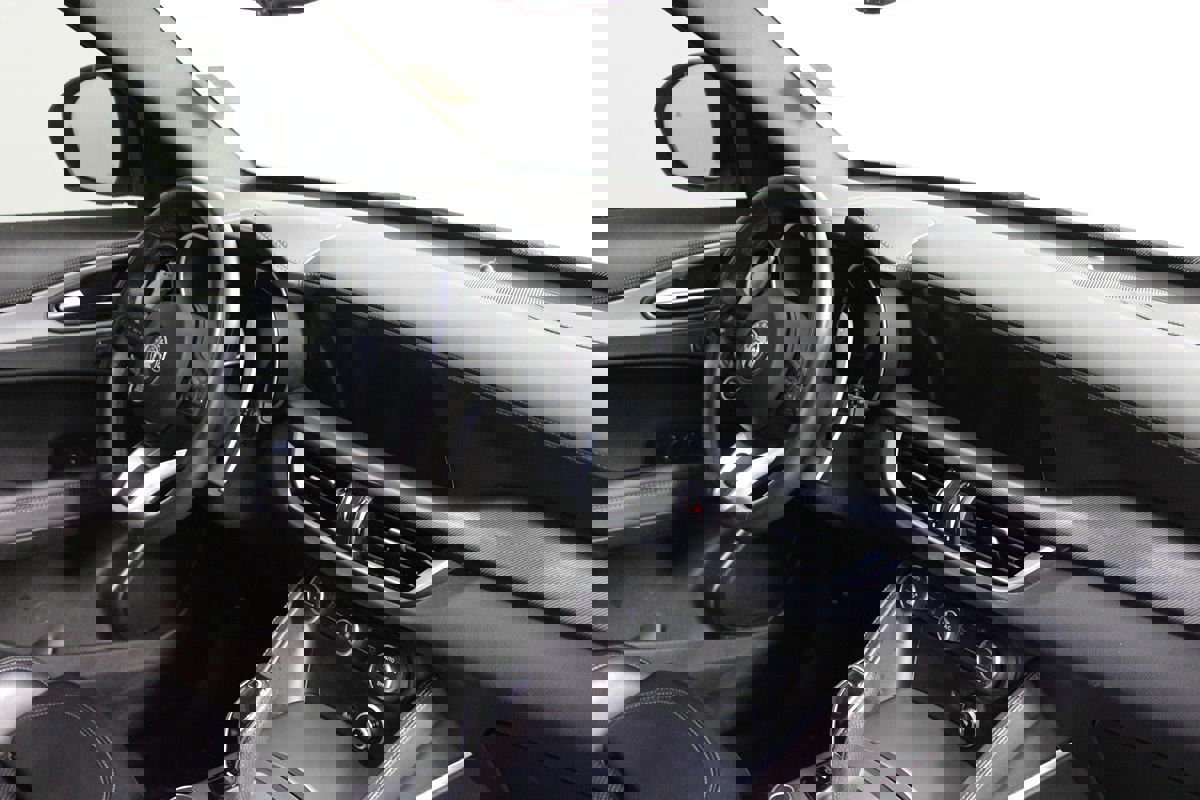 Used 2023 Alfa Romeo Stelvio Veloce image 20