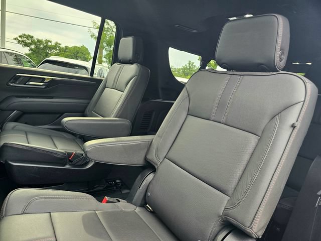 Used 2025 Chevrolet Suburban RST w/ RST Capability Package AWD/4WD image 26