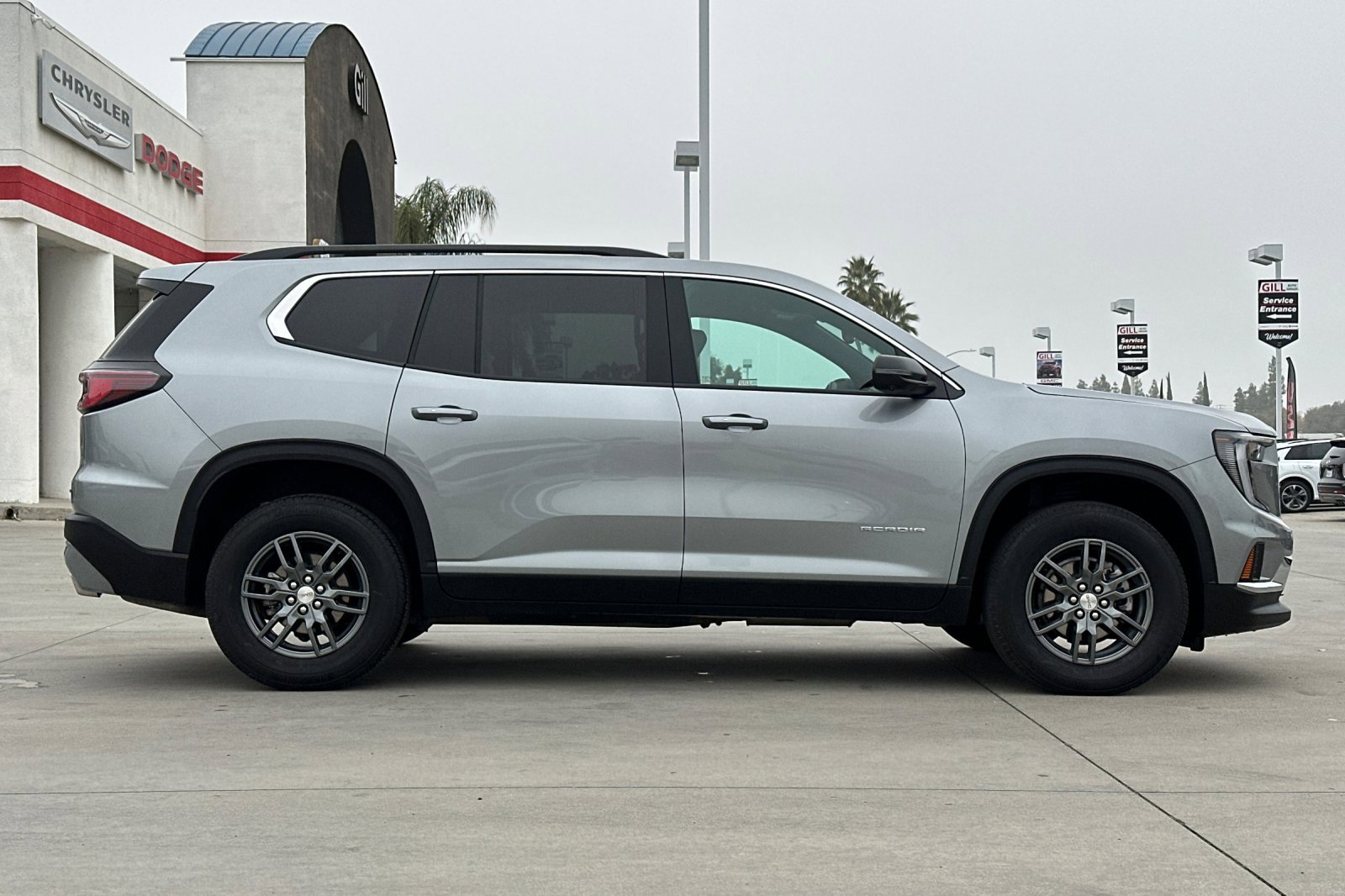 Used 2025 GMC Acadia Elevation image 7