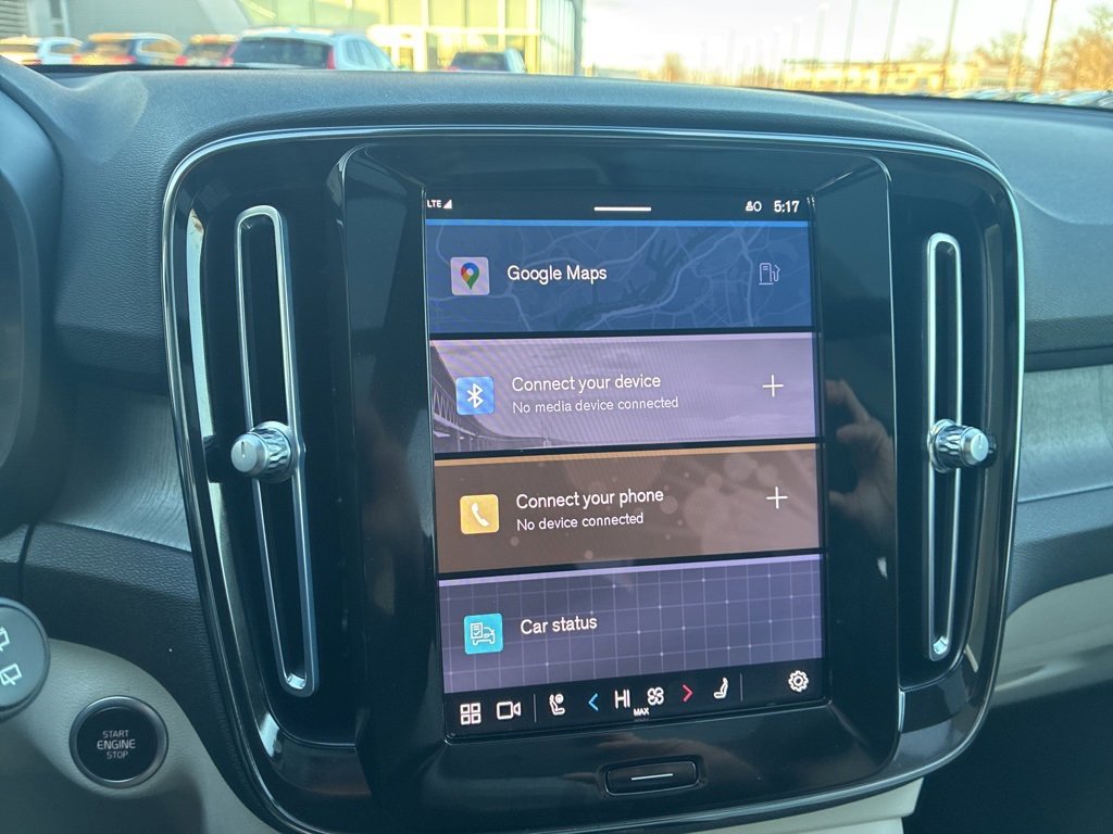 Certified 2023 Volvo XC40 B5 Plus w/ Climate Package image 9