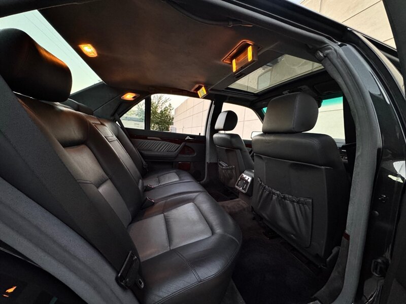 Used 1995 Mercedes-Benz S 600 Sedan image 25