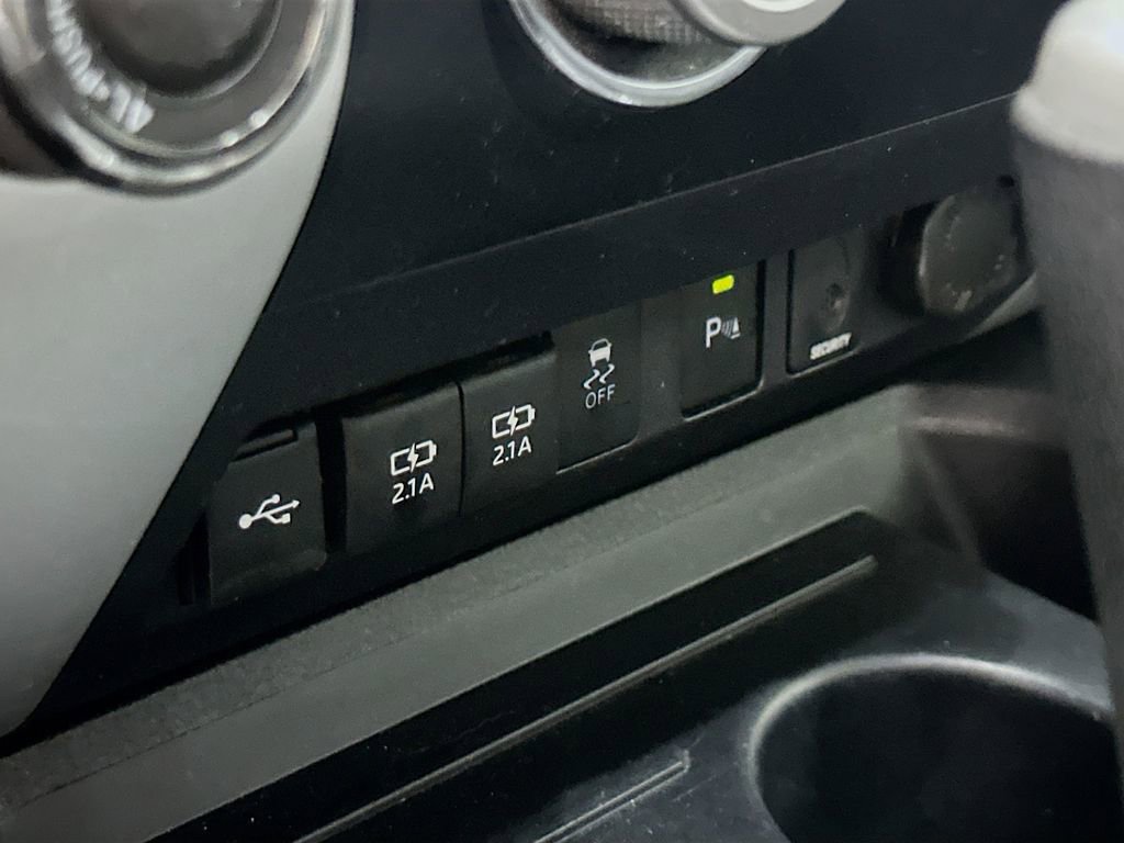 Used 2021 Toyota Tundra Platinum AWD/4WD image 32