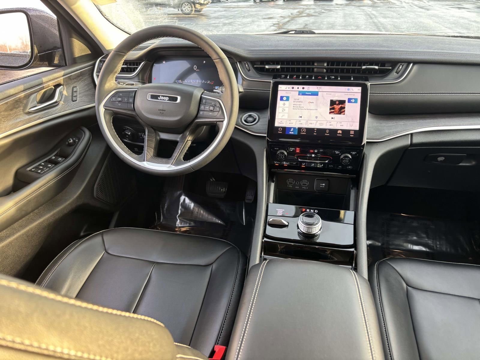 Used 2023 Jeep Grand Cherokee L Limited image 31