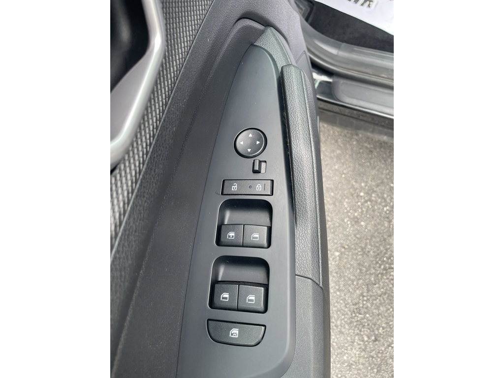 Used 2024 Kia Sportage LX image 12