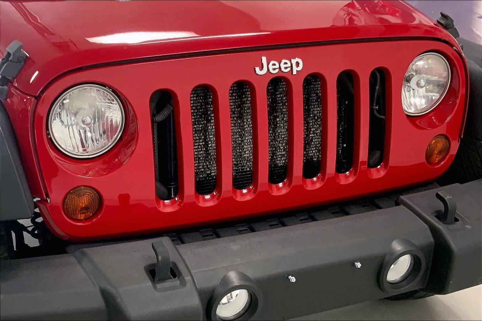 Used 2010 Jeep Wrangler Unlimited Sport AWD/4WD image 29