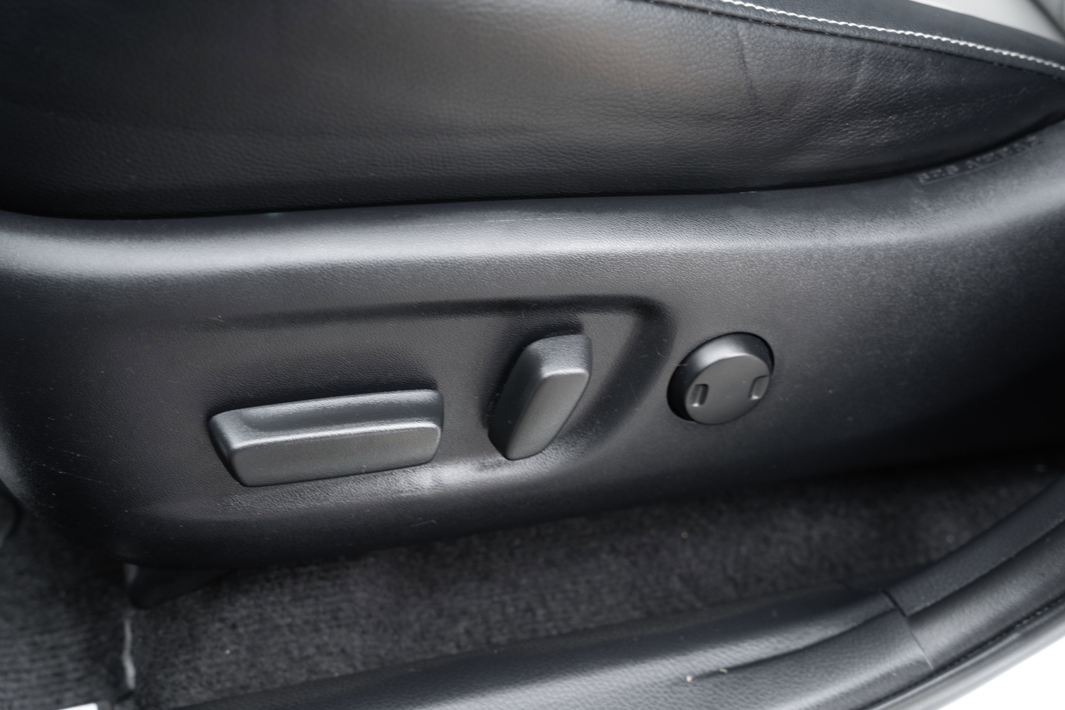 Used 2017 Toyota RAV4 Limited image 20