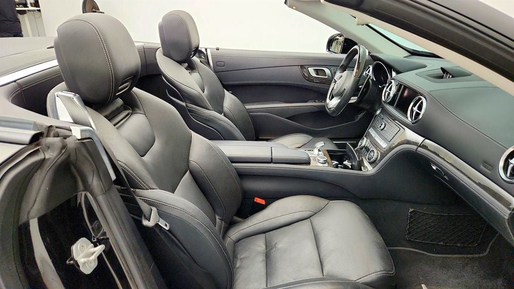 Used 2018 Mercedes-Benz SL 450 w/ Premium I Package image 21