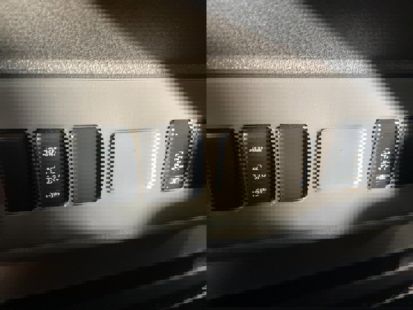 Used 2013 Nissan NV 2500 SV image 18