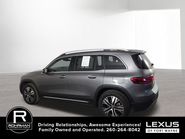 Used 2025 Mercedes-Benz GLB 250 4MATIC image 10