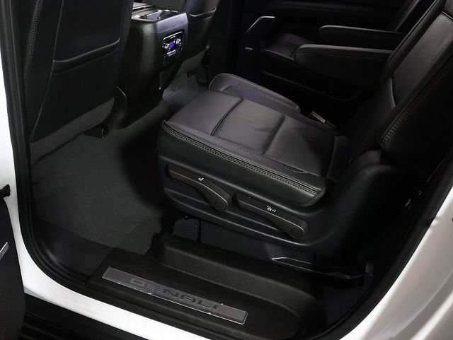 Used 2025 GMC Yukon XL Denali AWD/4WD image 31