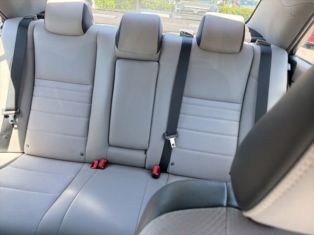 Used 2017 Toyota Camry SE w/ Moonroof Package FWD image 18