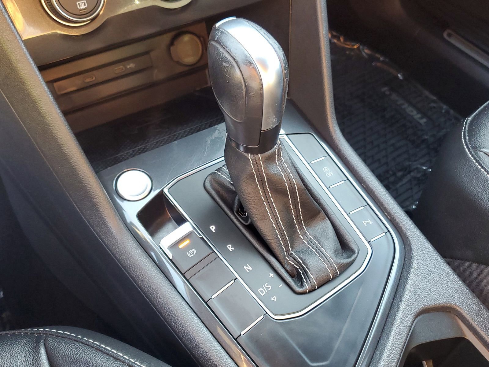 Used 2021 Volkswagen Tiguan SE R-Line image 30