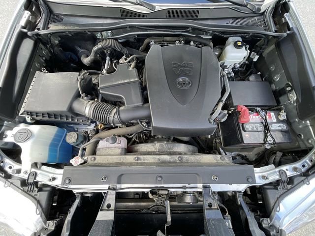 Certified 2023 Toyota Tacoma TRD Off-Road AWD/4WD image 11