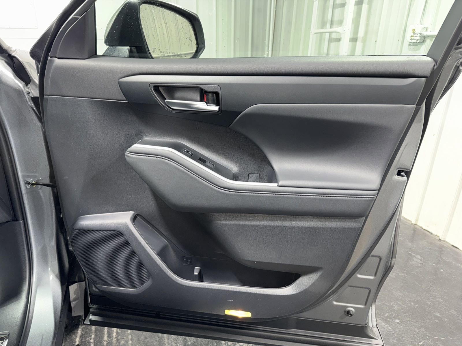 New 2026 Toyota Highlander XLE image 12