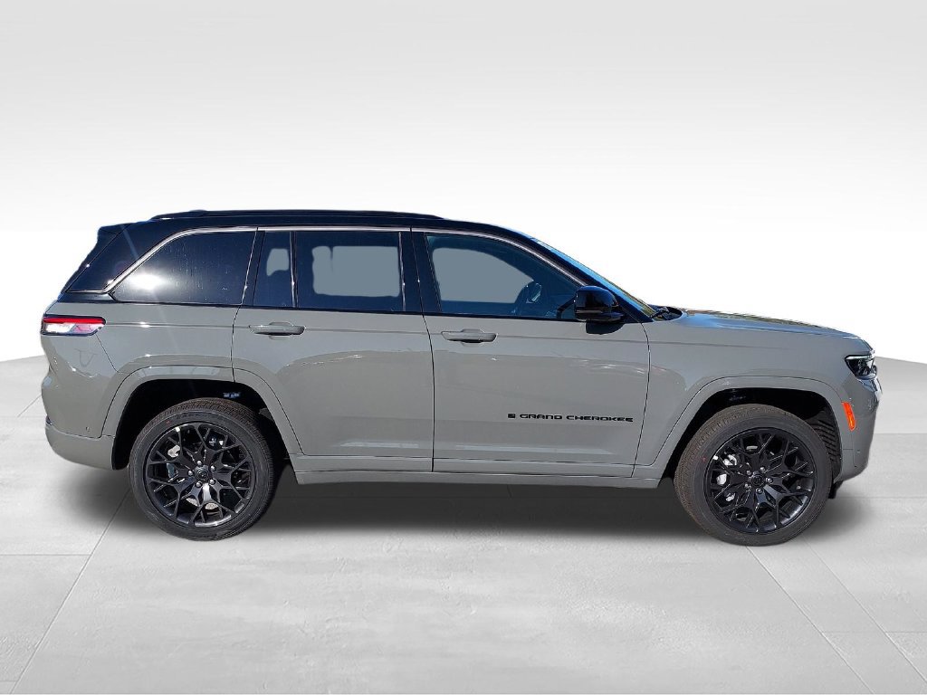 New 2027 Jeep Grand Cherokee Summit AWD/4WD image 6