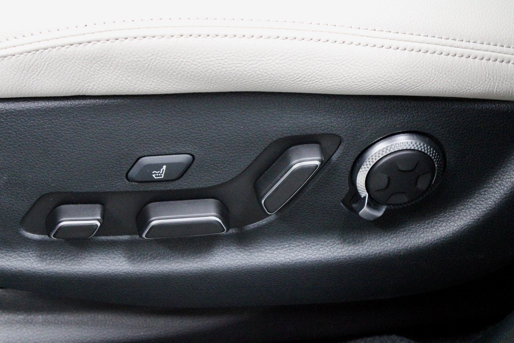 Used 2025 Genesis Electrified GV70 Advanced image 24