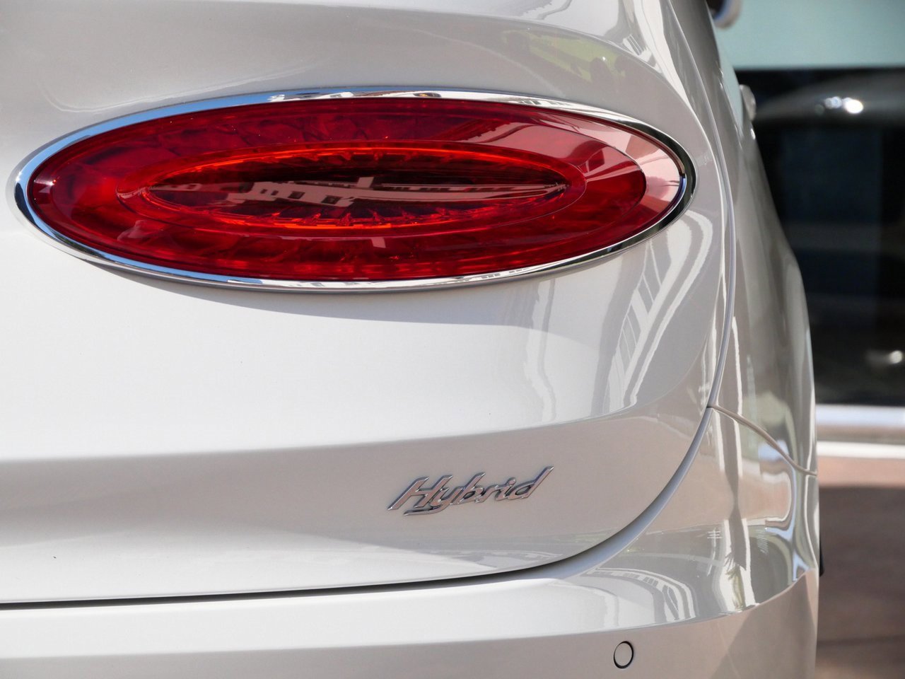 New 2025 Bentley Bentayga Plug-In Hybrid image 8