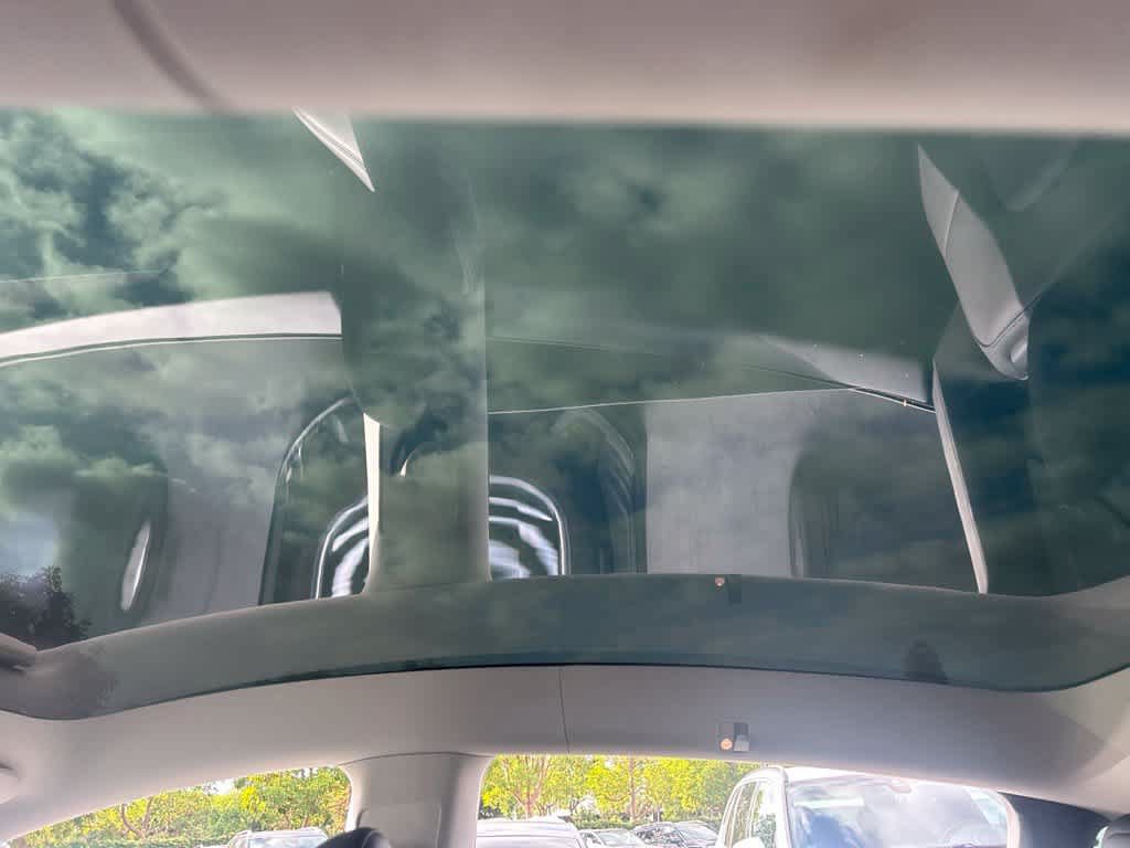 Used 2024 Tesla Model Y Long Range AWD/4WD image 6