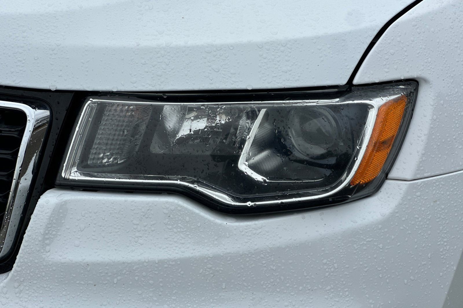 Used 2018 Jeep Grand Cherokee Limited image 52