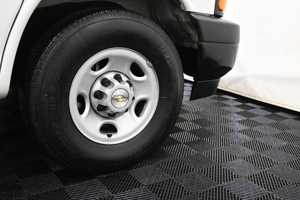 Used 2021 Chevrolet Express 2500 image 19