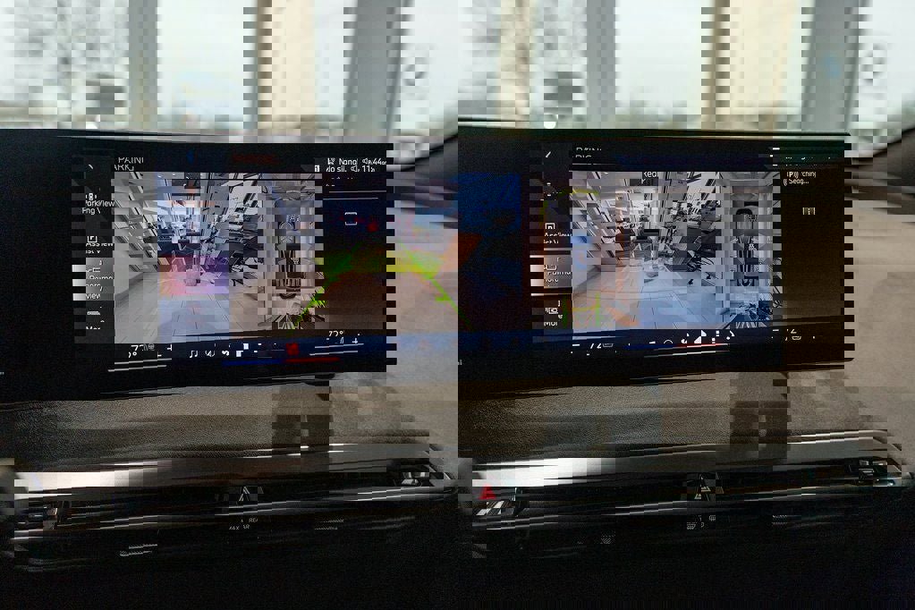 Used 2026 BMW iX xDrive60 w/ M Sport Package image 31