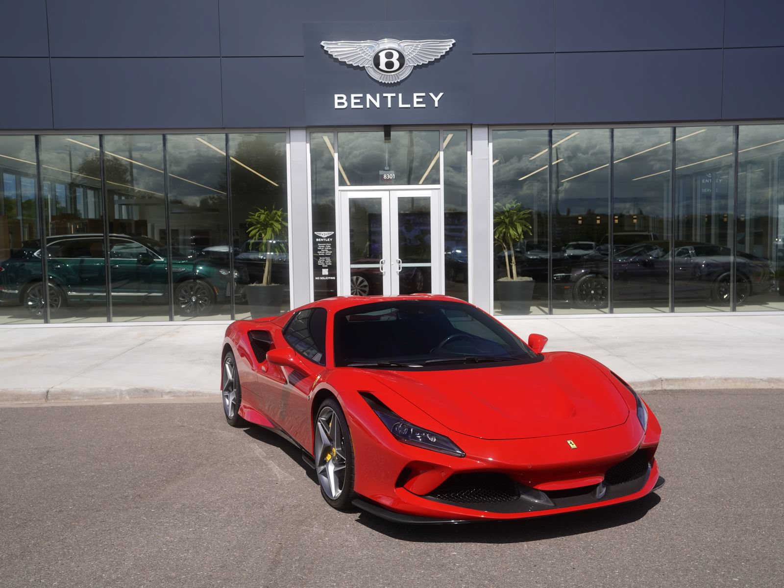 Used 2023 Ferrari F8 Tributo RWD image 8