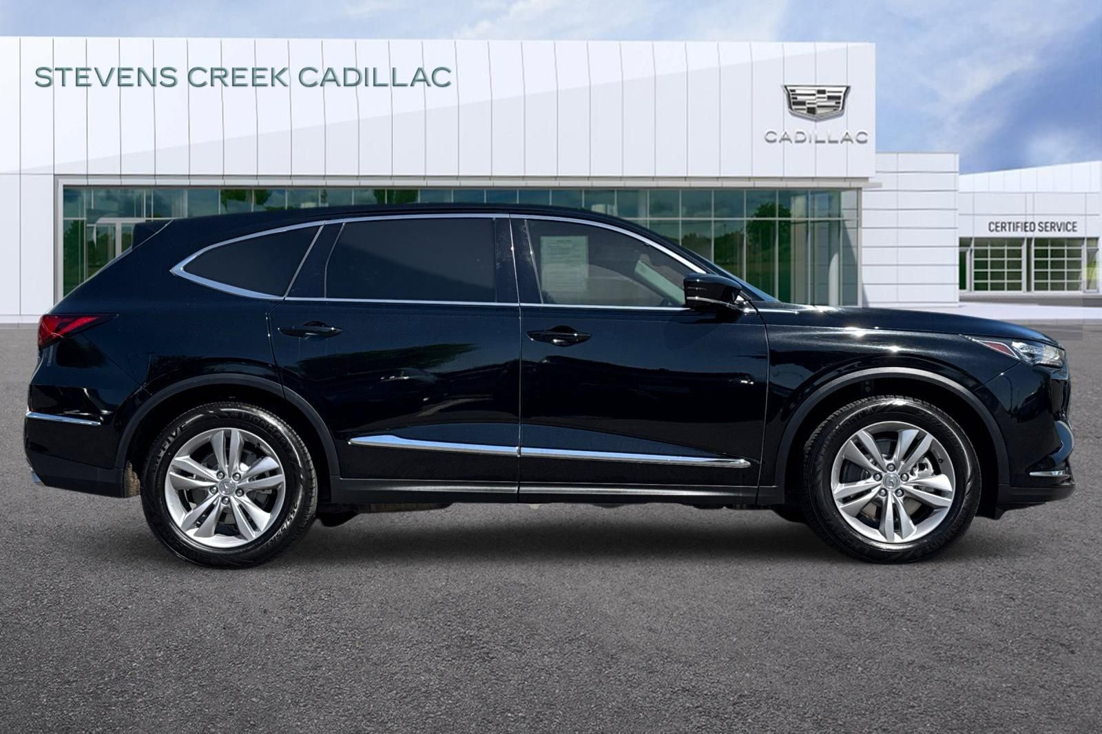 Used 2022 Acura MDX FWD image 2
