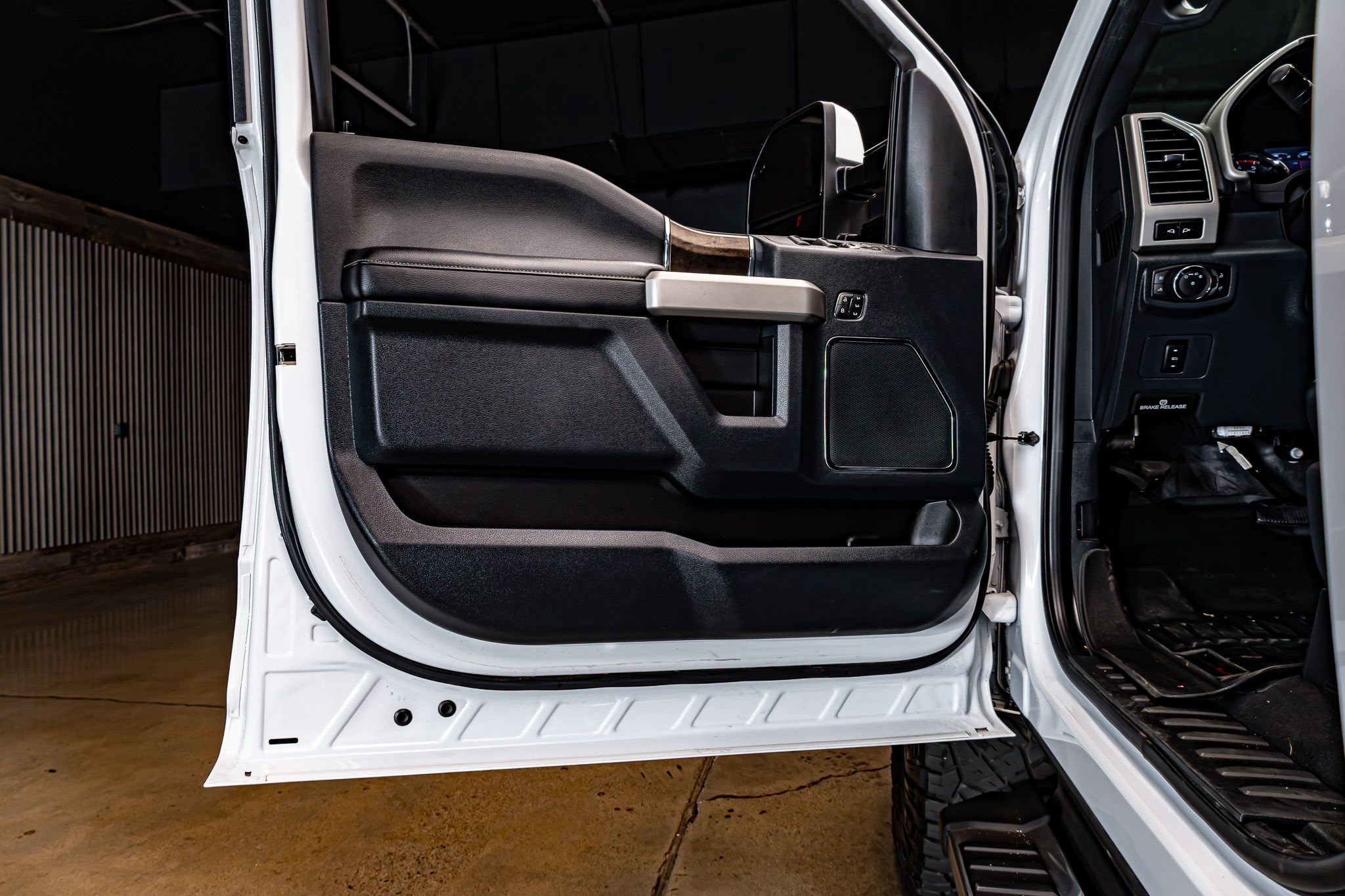 Used 2022 Ford F250 Lariat w/ Lariat Value Package image 27